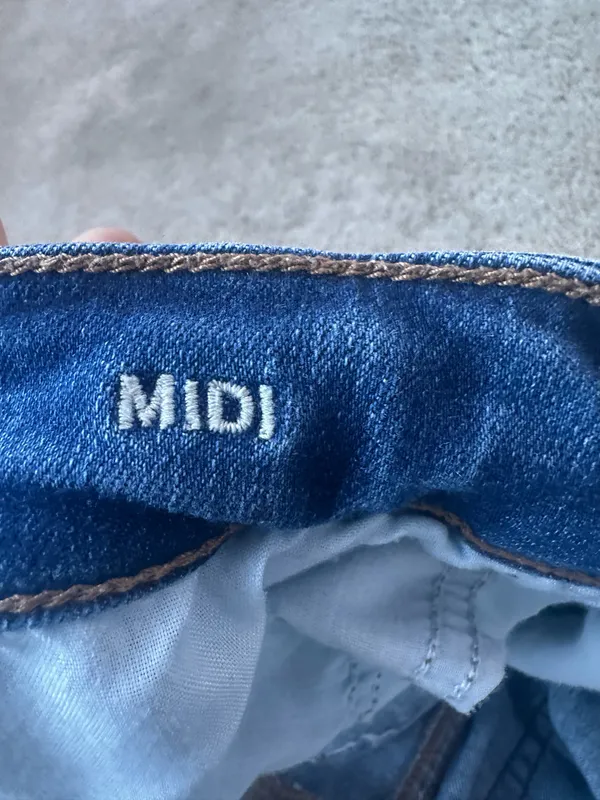 American Eagle Jean Shorts Midi Super Stretch - Image 3