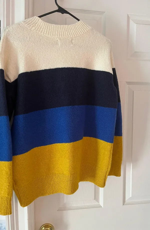 Old Navy Sweater - Image 2