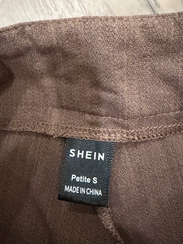 SHEIN PETITE Slant Pocket Button Front Shorts ,Petite Women - Image 9