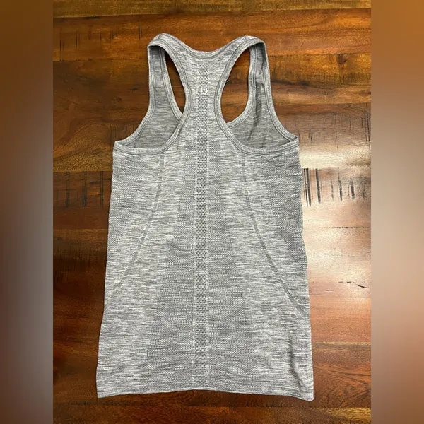 Lululemon Swiftly Tech Run Racerback Heathered Gray Tank Top Women'S Size 4 - Image 4