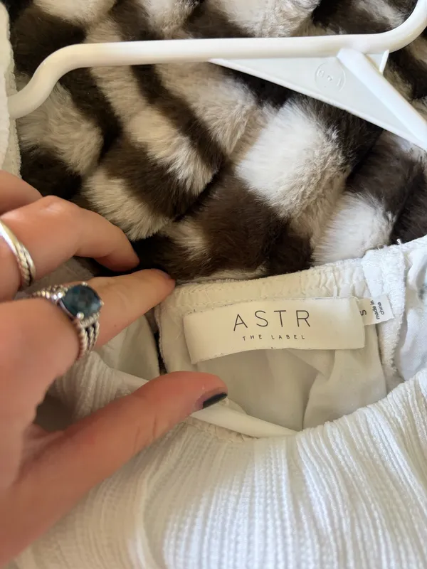 ASTR The Label Top Puff Sleeve - Image 3