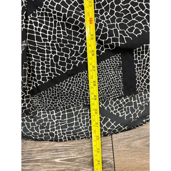 White House Black Market Blouse 10 Black White Abstract Career Chic Top - Image 4