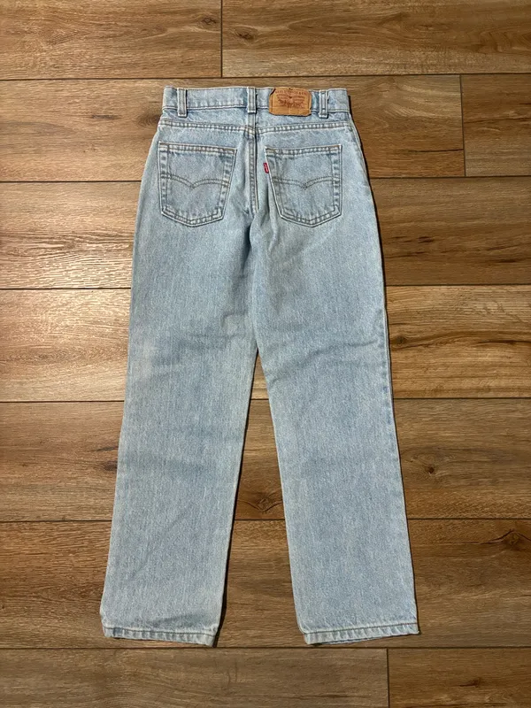 Vintage 1990’s Levi's Light Wash Girls Straight-Leg Jeans - Image 2
