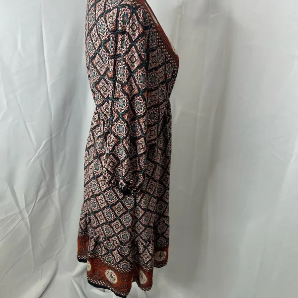 Renee C deep v neck dress size large - Image 3
