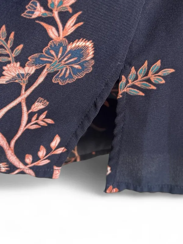 Maurices Navy Floral Blouse with Pink and Purple Accents size small - Image 5