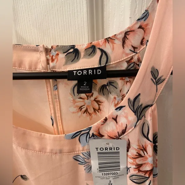 Torrid blouse size 2 - Image 3