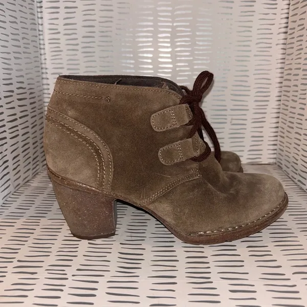 Clarks Artisan Brown Suede Lace Up Ankle Boots Block Heel Womens 8.5 M 261204304 - Image 3
