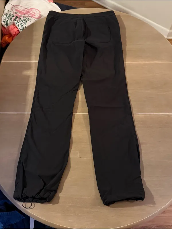 Athleta Brooklyn Mid Rise Ankle Pants Size 8 Black Travel Hiking Cinch Hem - Image 2