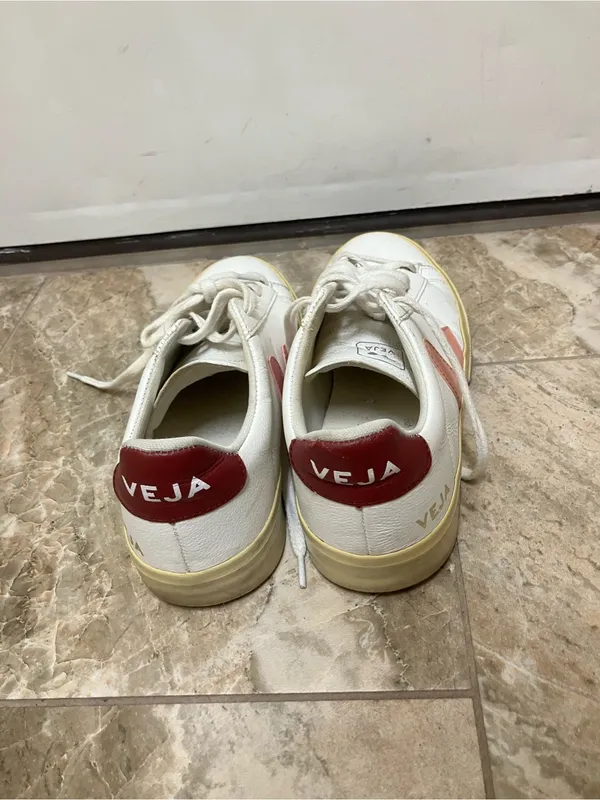 Veja campo sneakers - Image 5