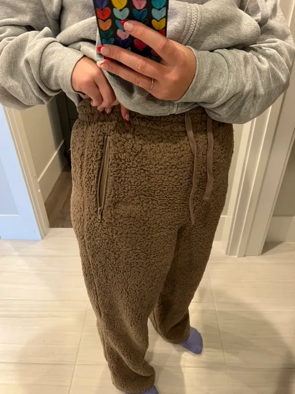 SKIMS Teddy Fleece Pants - Image 9