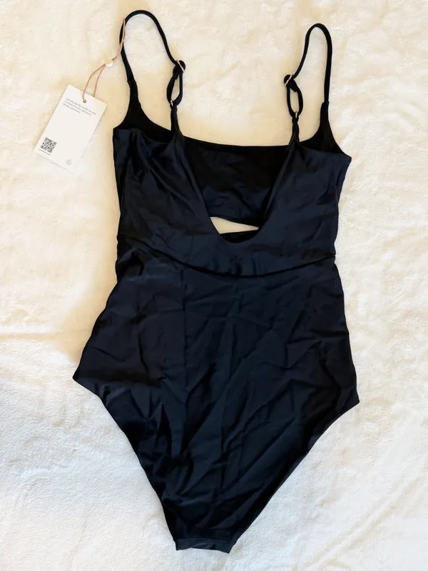 NWT Italian Cut Out One-Piece Swimsuit in Black - Size: Small - Image 6