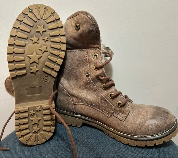 Women's warm boots with fur. Size 8. $36. Brown - Image 2