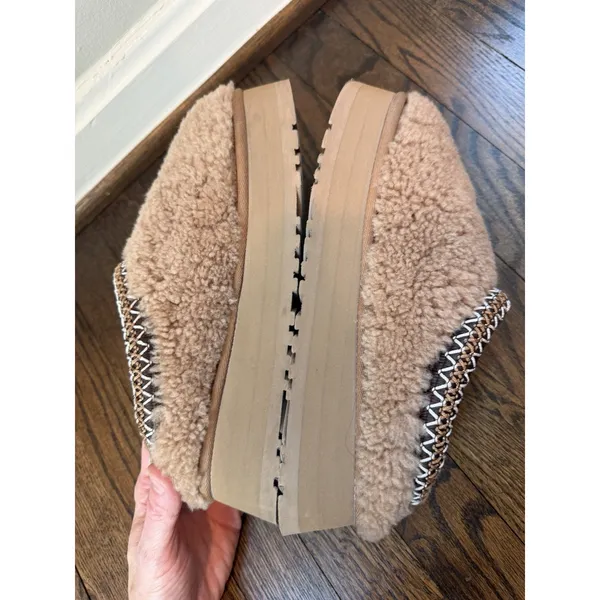 UGG Tazz Maxi Curly Chestnut Fur Slippers Womens Size 6 SOLD OUT - Image 5