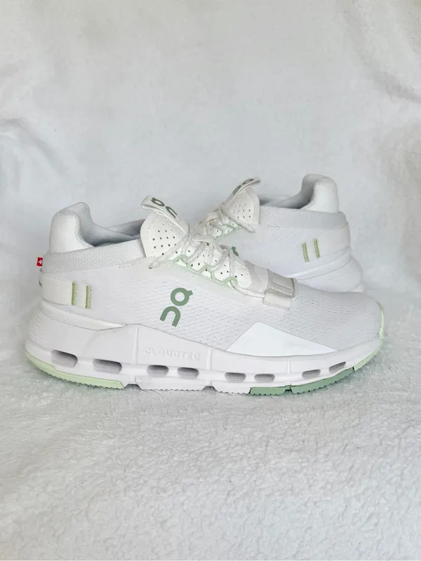 NEW ON Cloudnova, Women’s Size 6 White/White/green - Image 3