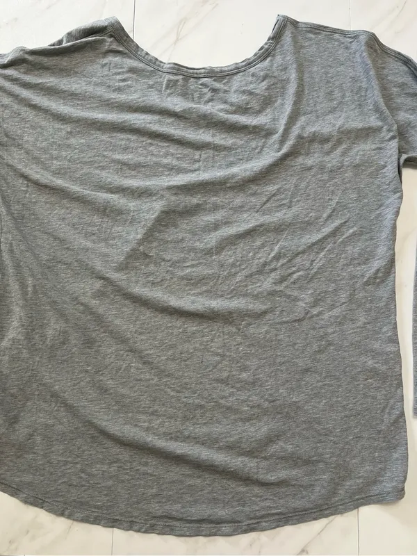Lululemon Gray Heathered Fitted seam sleeve relaxed body fit tshirt - Image 2