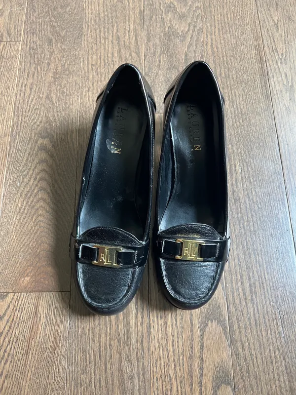 Ralph Lauren Black Leather Block Heel Loafers with Gold RL Accent size 6.5 - Image 2