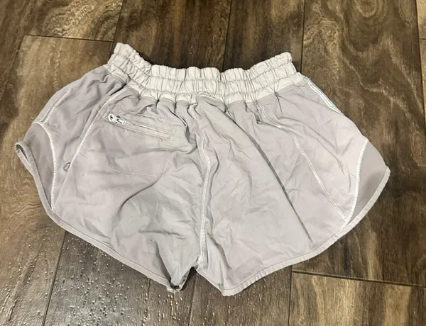 Lululemon Hotty Hot Short 2.5” - Image 4