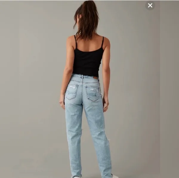 American Eagle Jeans Strigid Ripped Mom jeans size 0 25w - Image 6