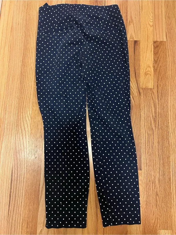 Women’s Old Navy white and Polka dot pant size 8 - Image 4