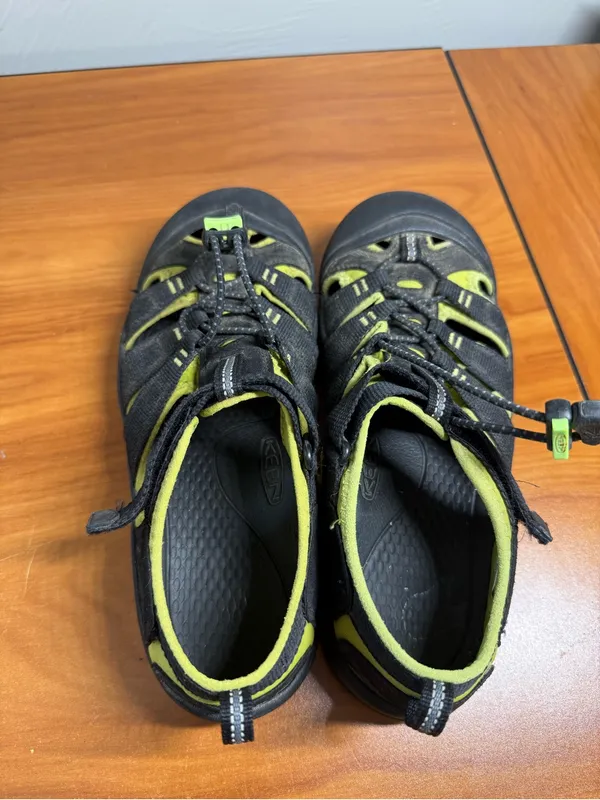 Keen Newport‎ H2 Women's Black Yellow Hiking Sandal Bungee Outdoor Water Shoe W6 - Image 4