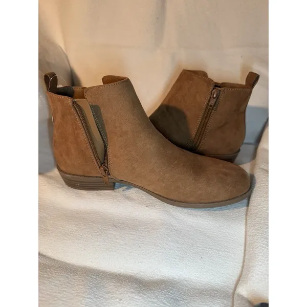 Wonder Nation Chelsea Ankle Boots Brown Faux Suede Zip Flexible Outsole 6 - Image 2