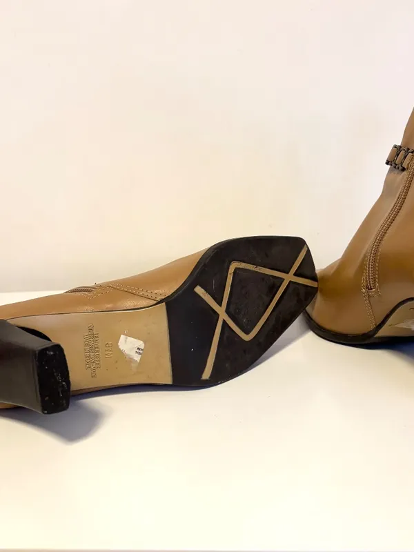Markon Leather Square Toe Chain Strap Heel Ankle Booties Tan Womens Size 9.5 - Image 4