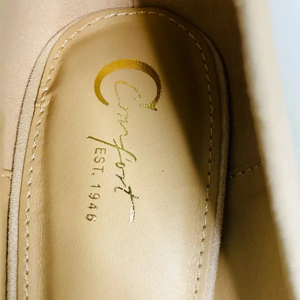 Beige faux suede pumps heels Tan Size 10 - Image 8