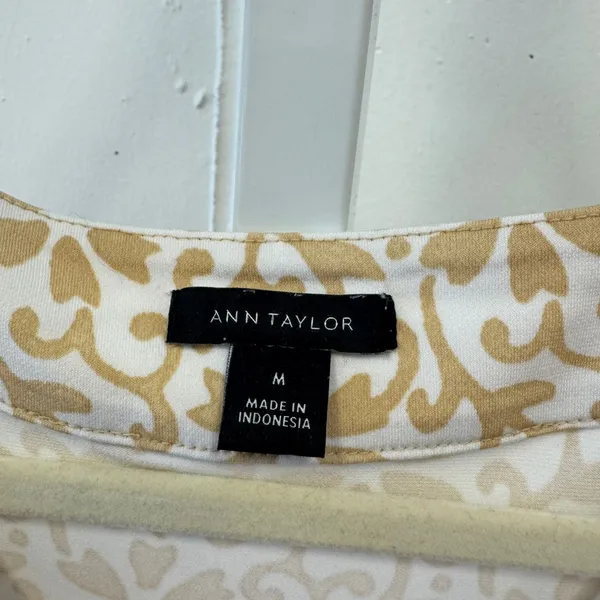 Ann Taylor Tan White Floral Damask Twist Front V-Neck Blouse Top Size Med - Image 5