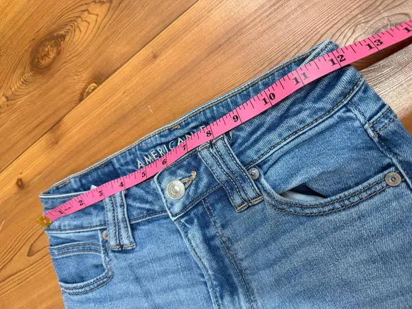 American Eagle Super High Rise Baggy Wide Leg Cargo Jeans Size 000 Medium Wash - Image 8