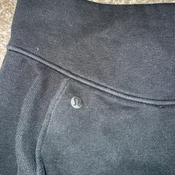 Lululemon Scuba Mini Skirt Womens‎ Small Black Excellent Fleece Lined Ribbed - Image 3