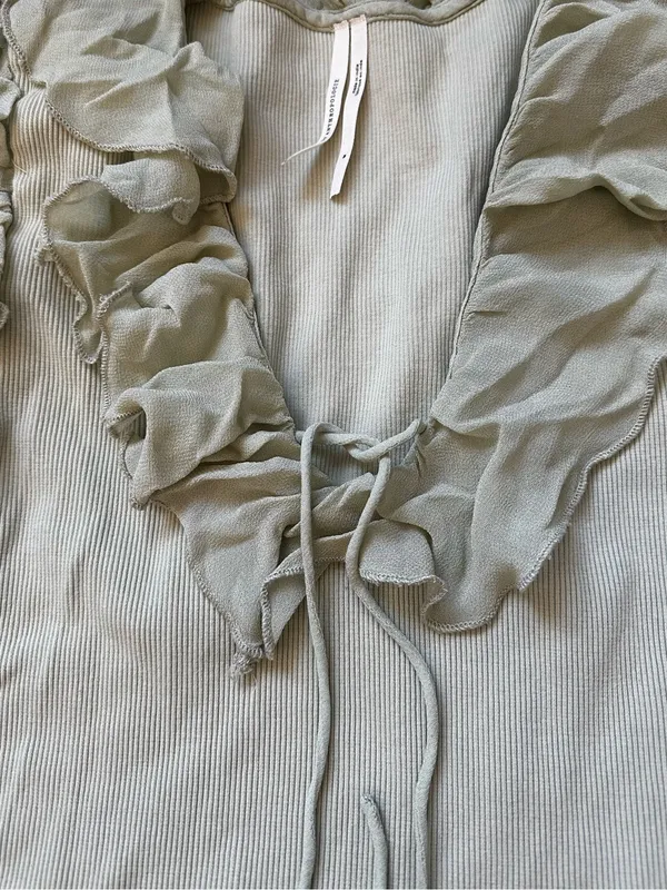 Anthropologie Ruffle V-Neck Puff Sleeve Top Victorian Romantic Feminine - Image 3