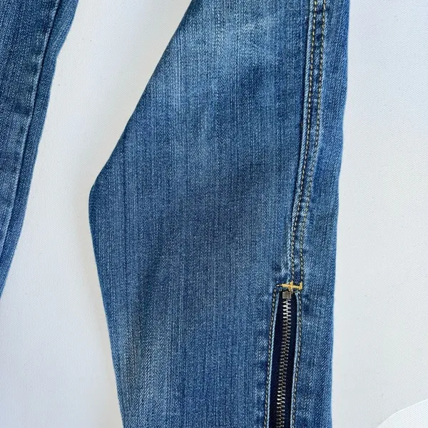 Seven for all mankind cropped low rise jeans. Size 6. - Image 2