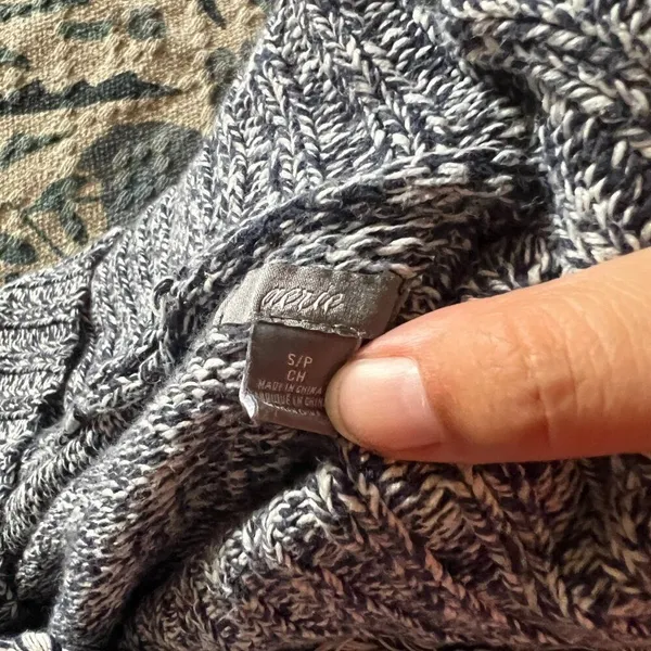 Aerie small sweater‎ cardigan - Image 8