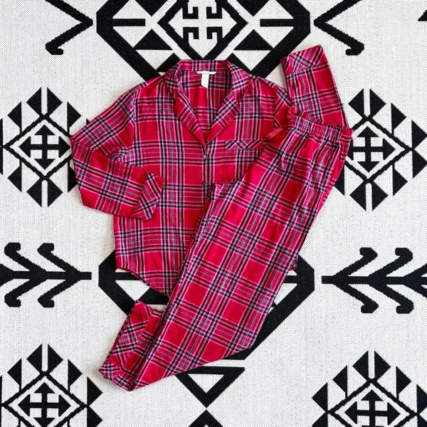 Victoria’s Secret Flannel Long PJ Set in Lipstick Bold Lurex Plaid Small - Image 3