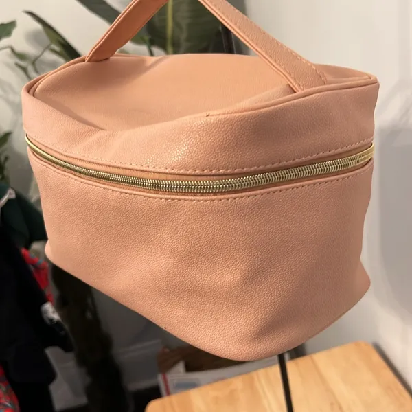 Trina turk makeup bag/ hygiene bag - Image 4