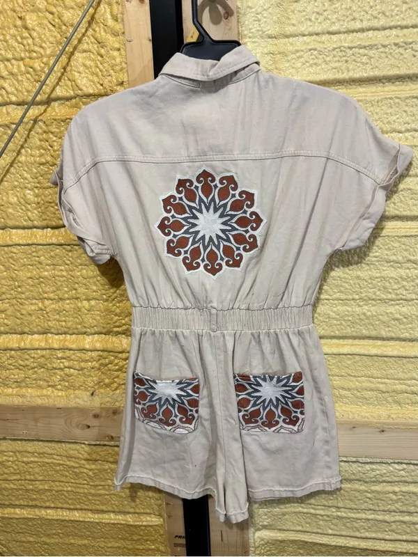 Women's Cream Button - Image 2