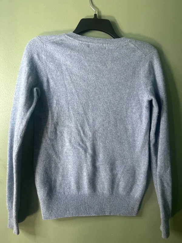 Tahari Women’s M 100% 2 Ply Cashmere Sweater Quiet Luxury Soft Minimalist - Image 6