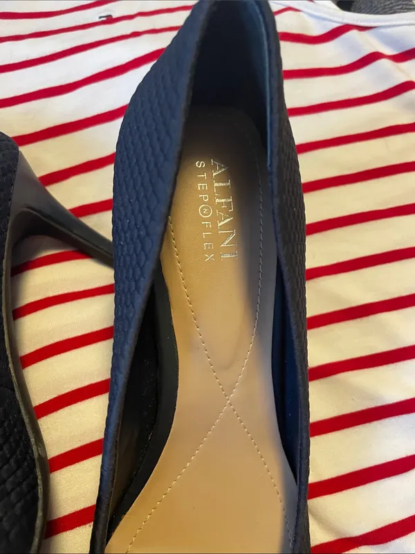Alfani Black Textured Pointed-Toe Flats - Image 3