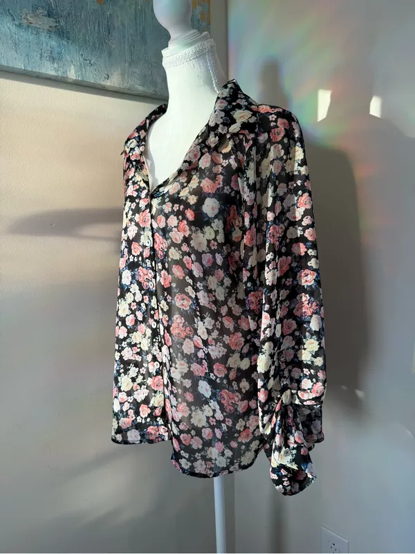 living doll Black Romantic Floral Button-Front Blouse Size XL - Image 2
