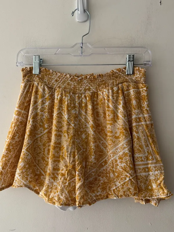 Altar’d State‎ Gold and White Flowy Stretchy Pull On Boho Shorts - Image 4
