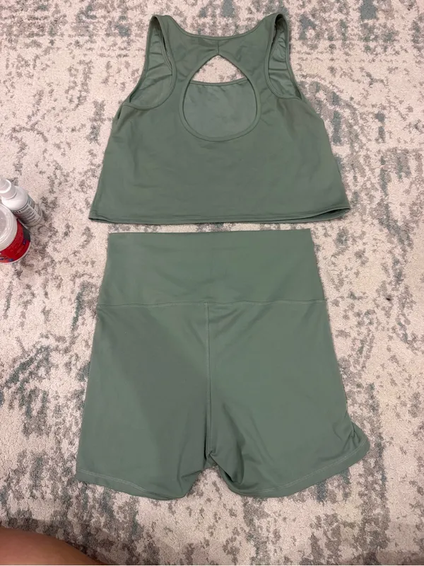 Hollister Gilly Hicks Sage Green Athletic Set Tank & Biker Shorts XXL - Image 3