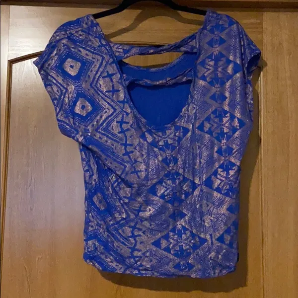 Long Crop Top Aztec Tee - Image 3