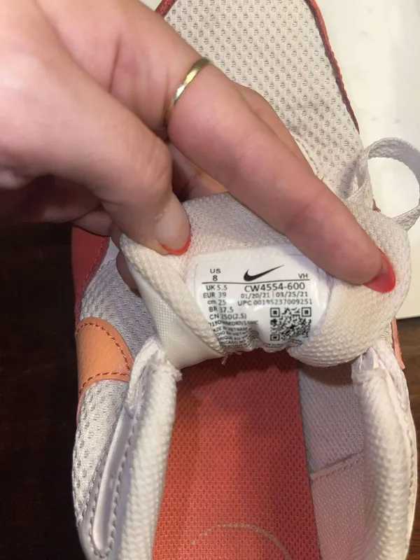 Nike Size 8  Air Max - Image 9