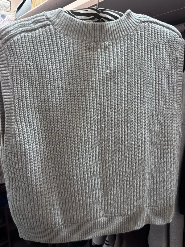 Abercrombie Knit Sweater vest - Image 3