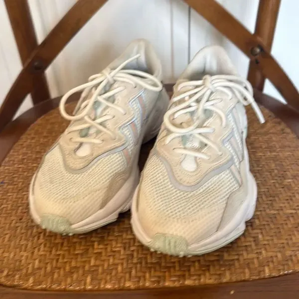 Adidas Ozweego running shoes size 7 white and mint - Image 5