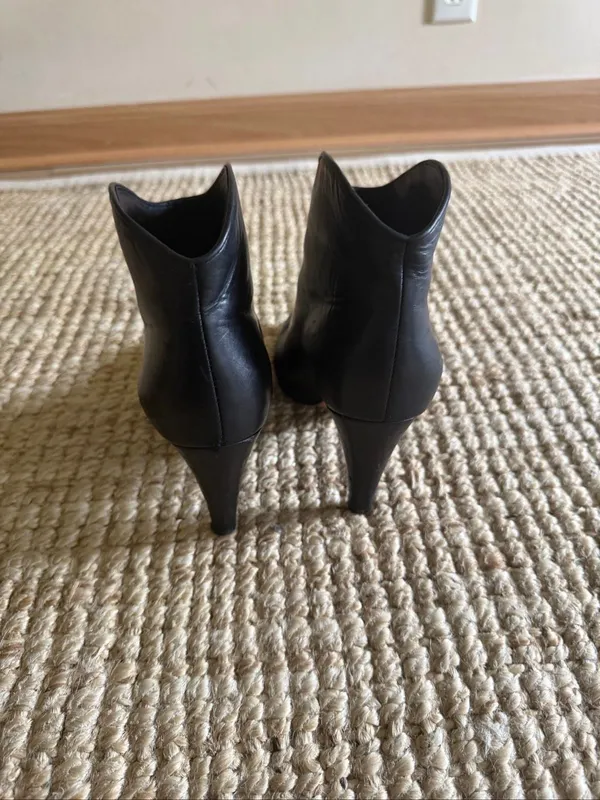 Etienne Aigner Seville Black Leather Pointed Toe Ankle Boots Size 7.5M - Image 4