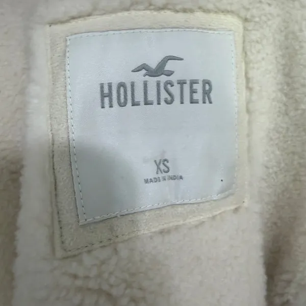 Hollister Sherpa Lined Faux Suede Cream Crop Jacket - Image 7