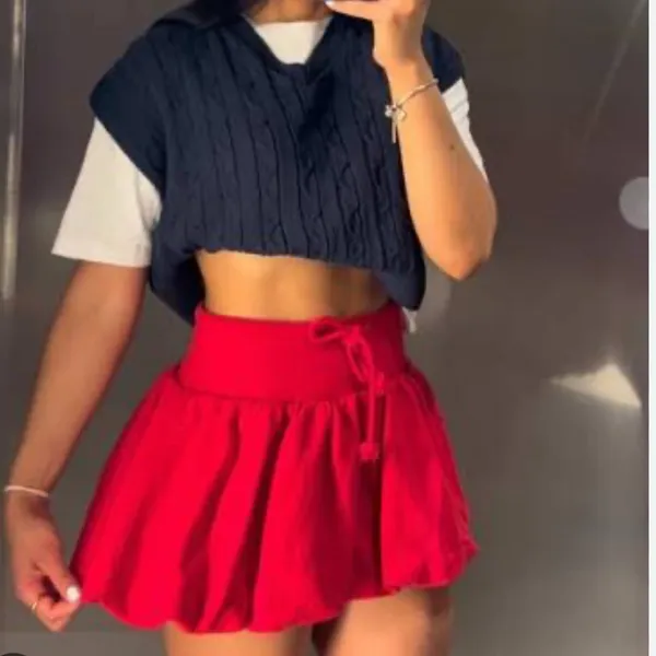 Zara Bold Red Textured Bubble Skirt - Image 5