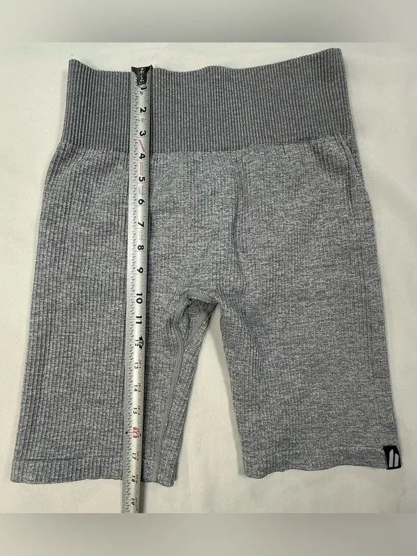 Hypr MV High-Rise Ribbed Gray Women's Bike Shorts - Image 4