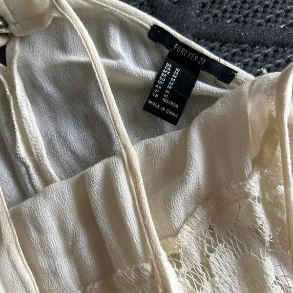 Forever 21 Women’s White Lace Halter Top with Lace Trim, size M - Image 2